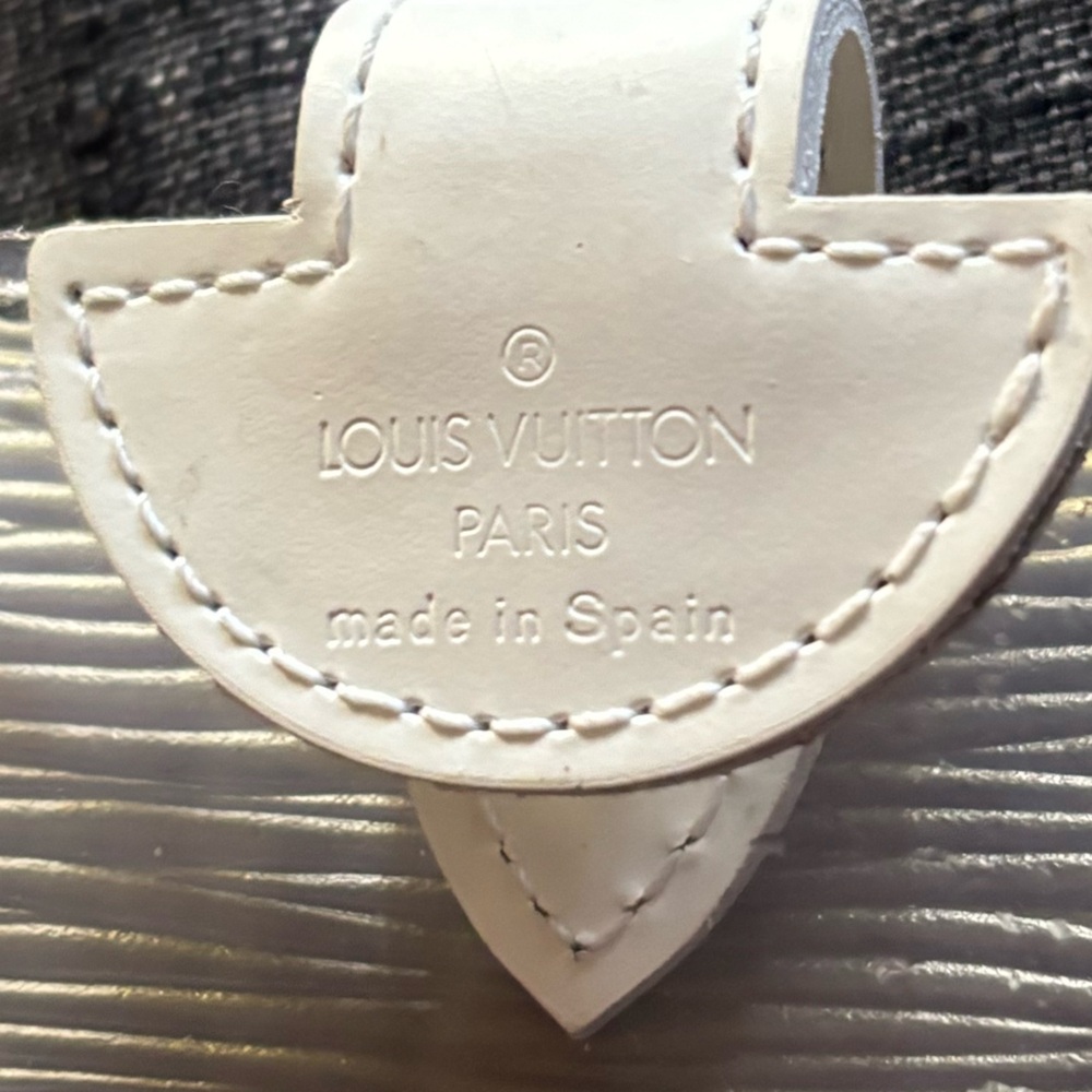 Auth RARE Louis Vuitton Vintage White Translucent Clear Epi Plage Snap Pouch - Picture 10 of 11